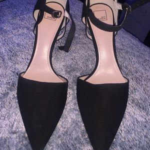 Size 8 Black Suede Strappy Pumps
